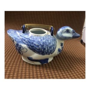 Vintage teapot blue white